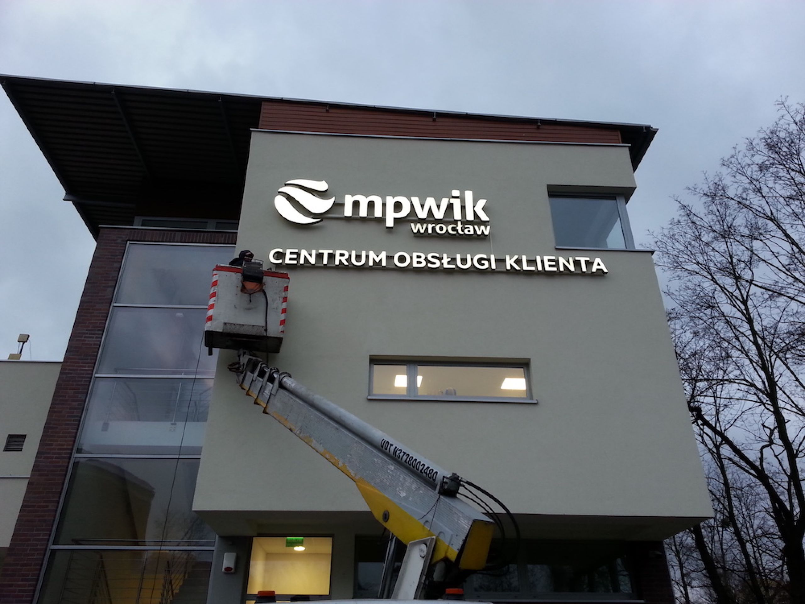 Montaż kasetonów reklamowych Wrocław | Kasetony reklamowe 