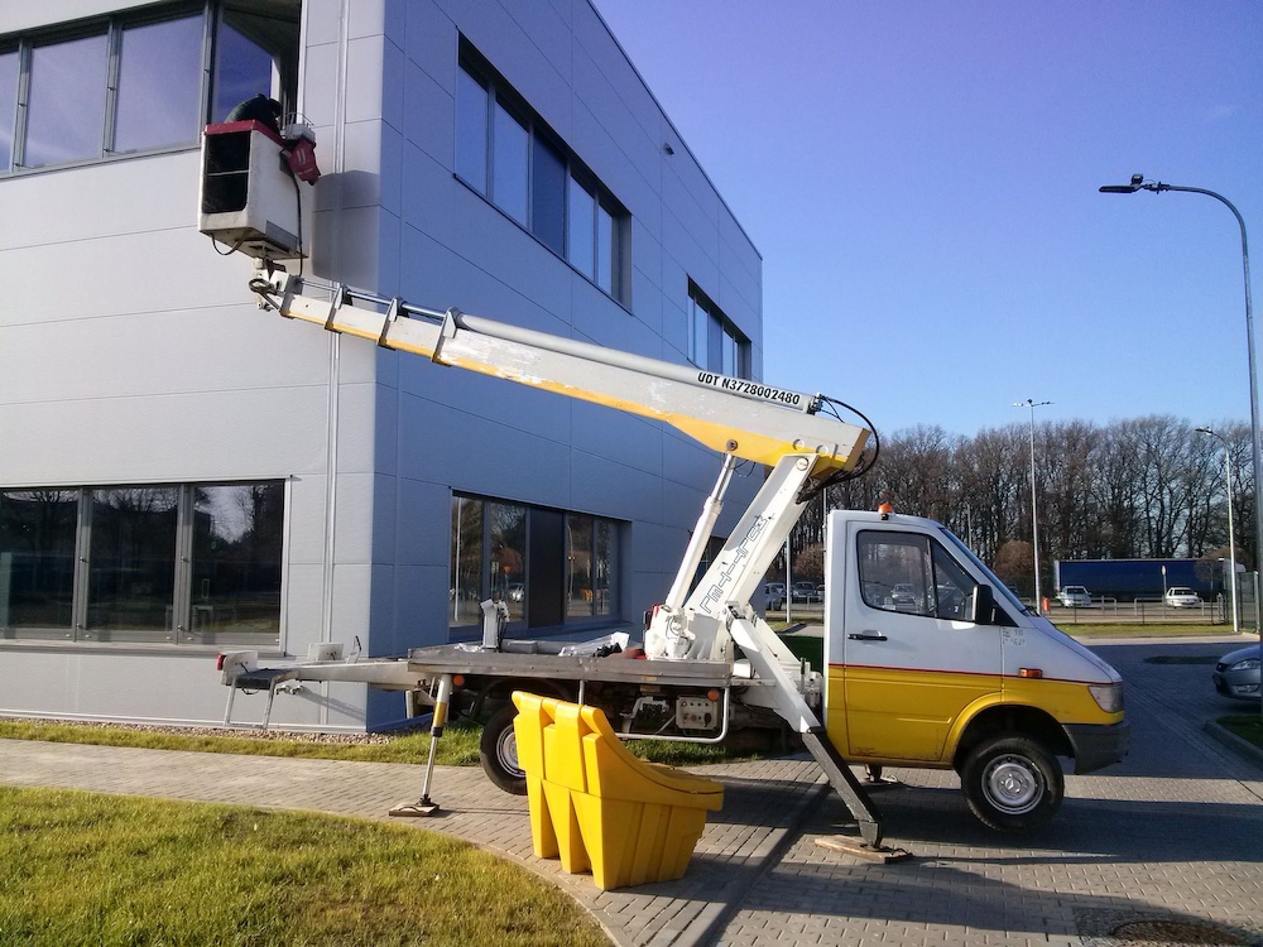 Wynajem podnośnika koszowego, zwyżki Wrocław